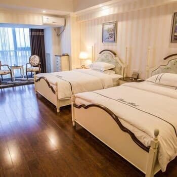 Lantis Hotel