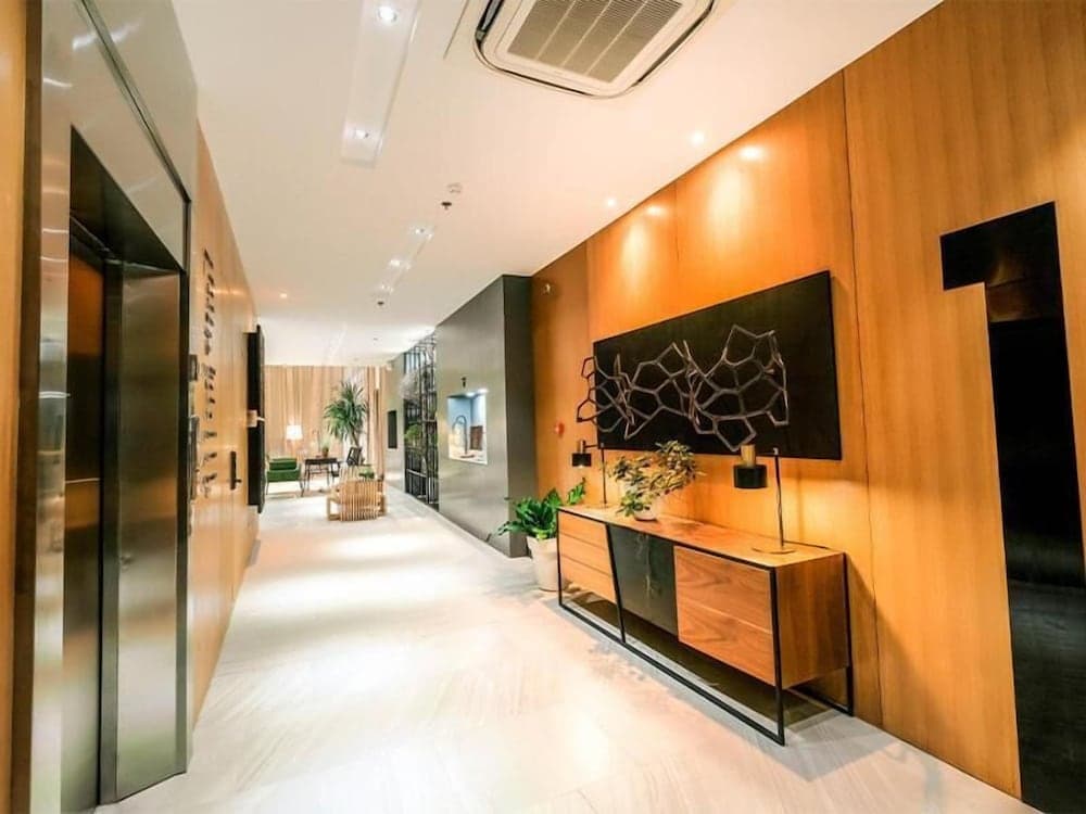 Avior Hotel