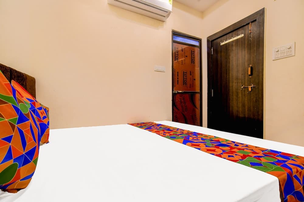Fabexpress Neelam Palace