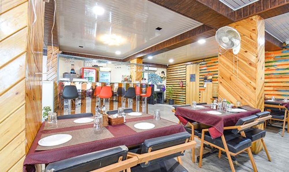Fabhotel Prime Emerald I