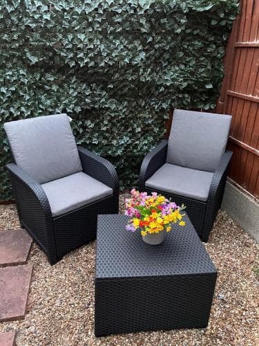 Beautiful apartment in Beckton with Private Entrance and Garden