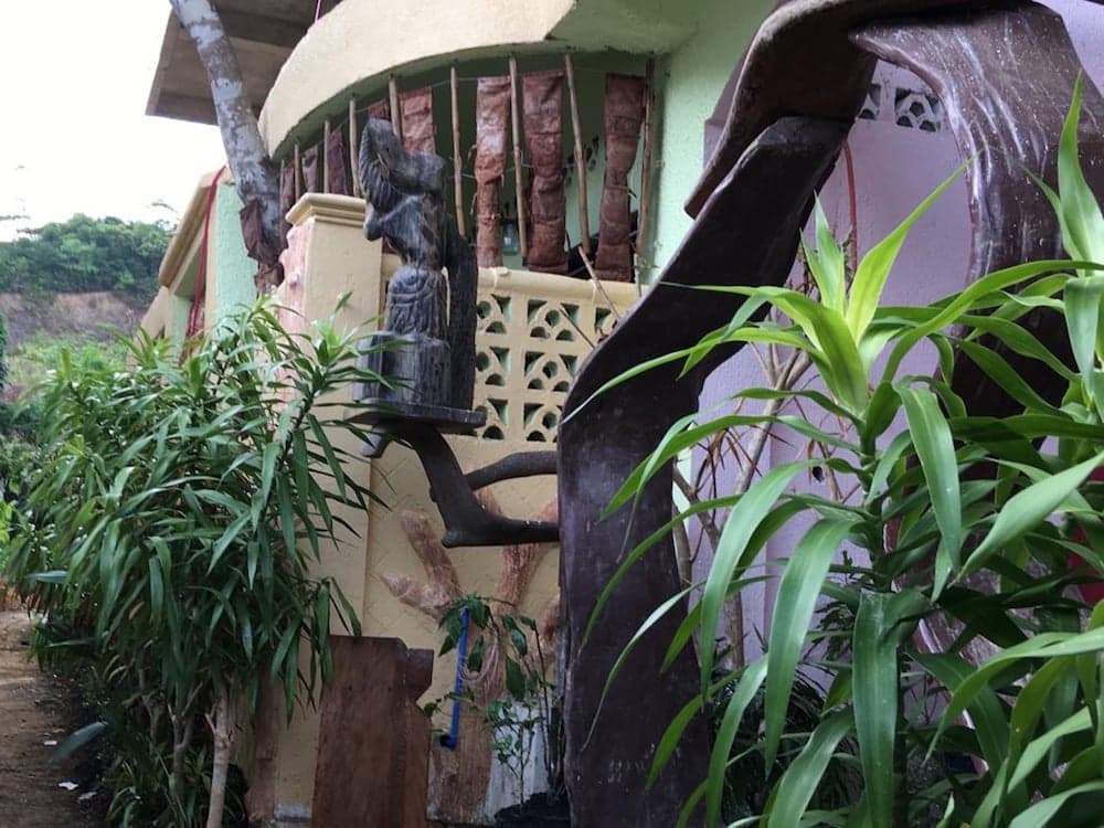 Elternative Hostel