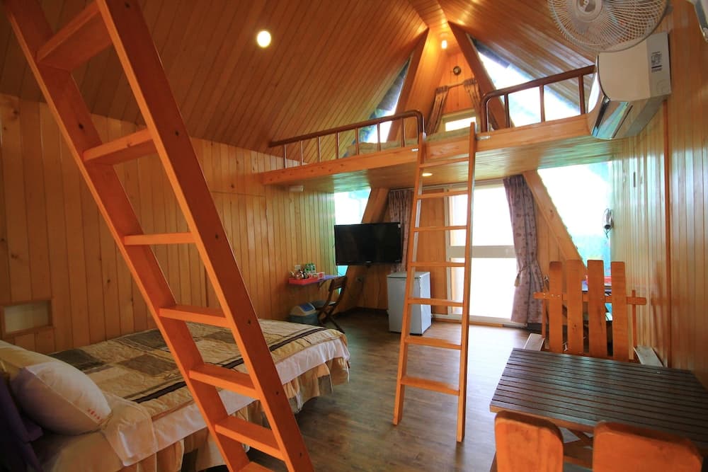 Kite Farm Cabin
