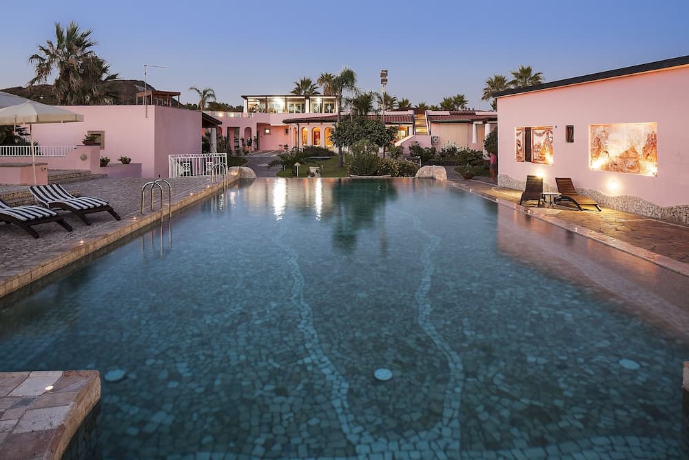 Hotel Eros