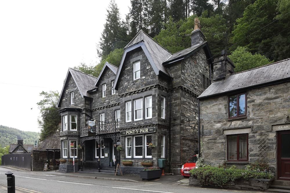 Pont Y Pair Inn