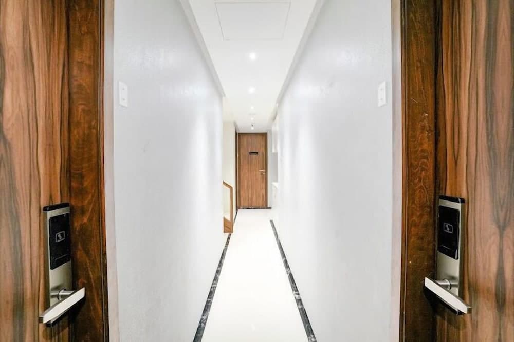 Glitz Hotels DR Residency