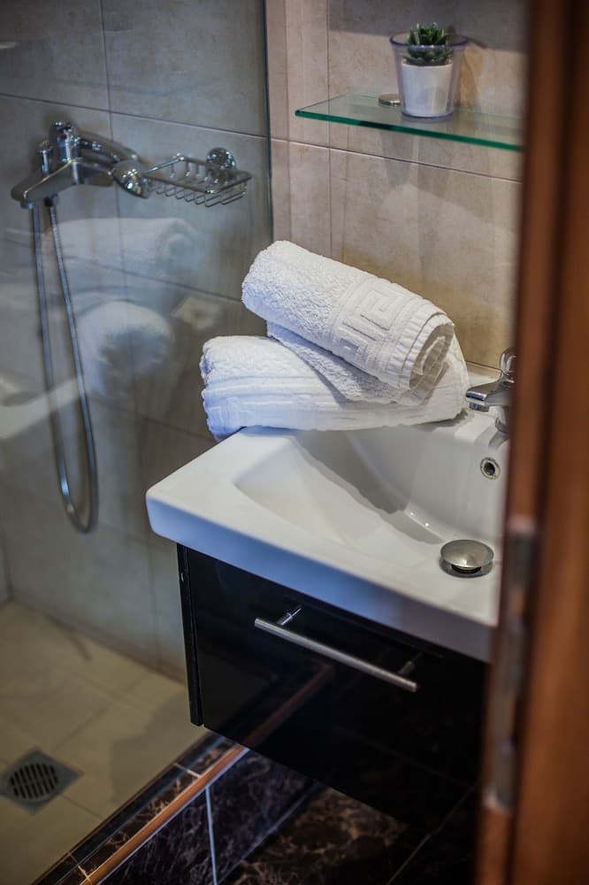 Sarantis Hotel