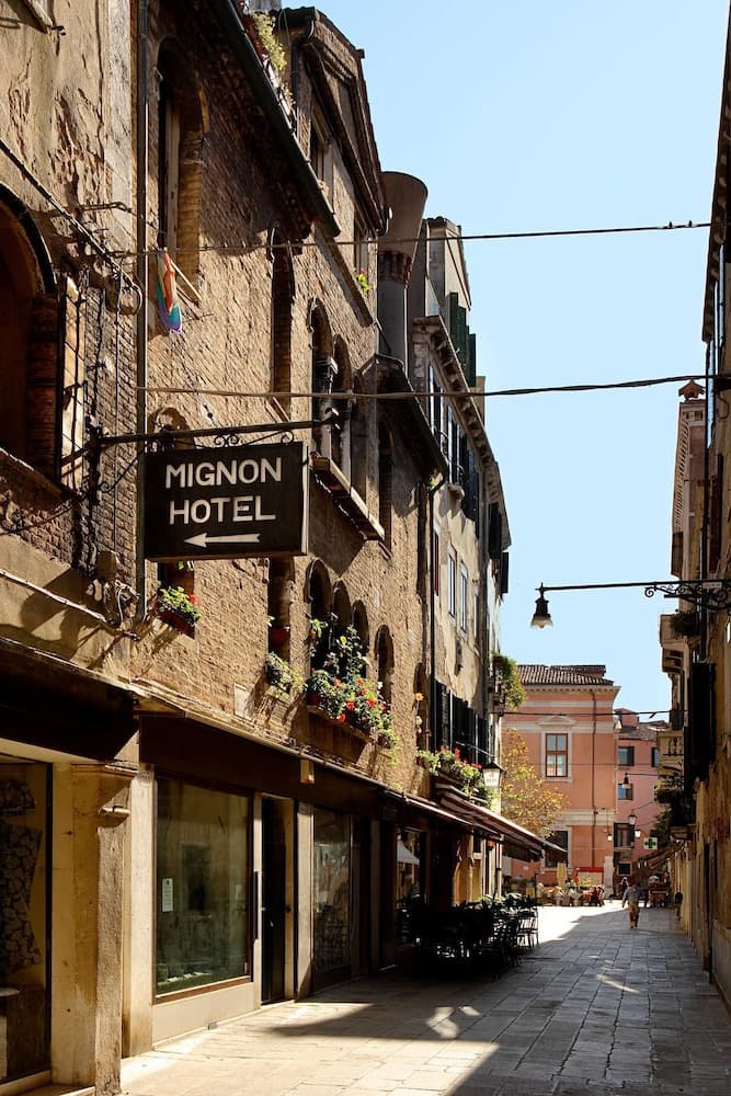 Hotel Mignon