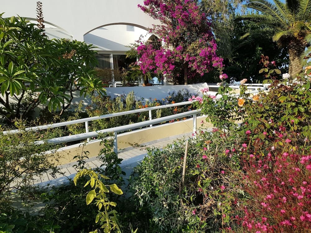 Mantenia Hotel