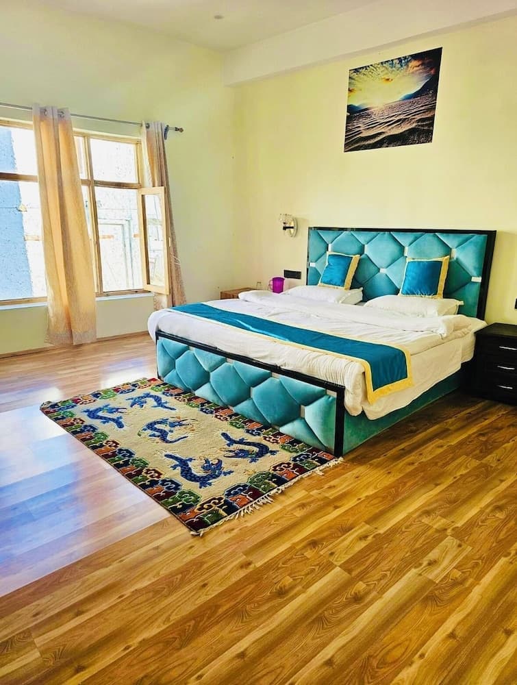 Hotel Khayul