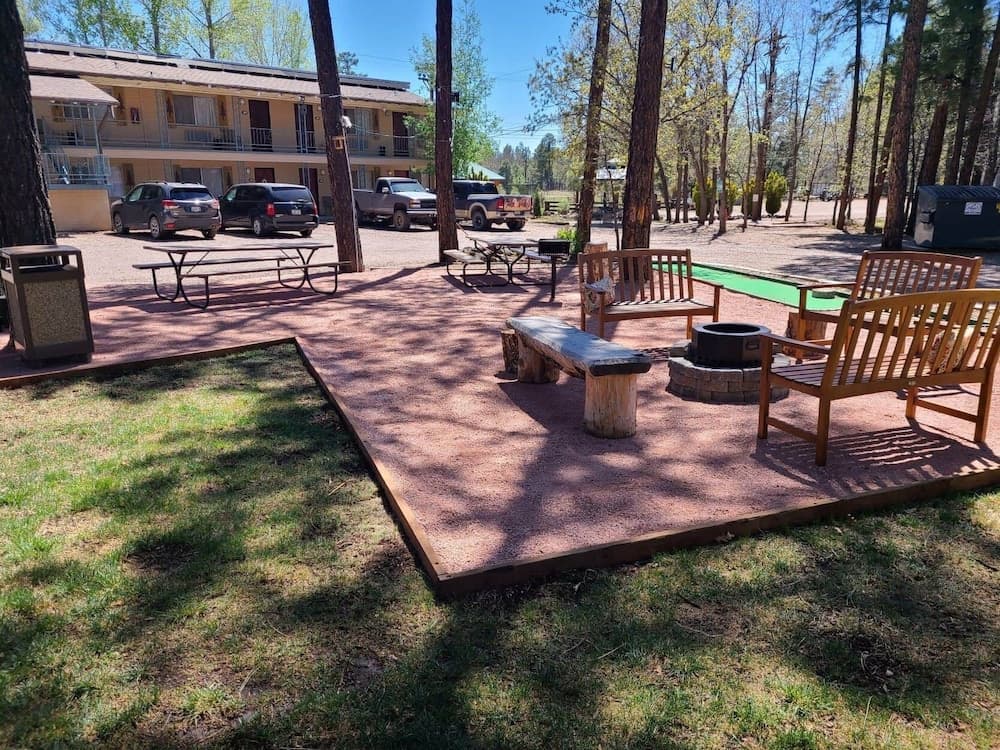 The Nook Pinetop