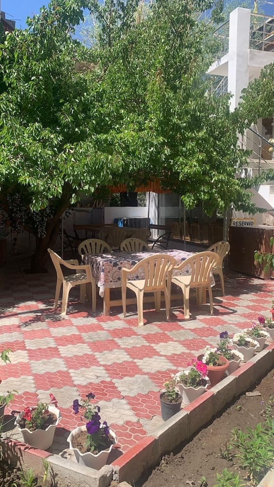 Ser-Dung Guest House