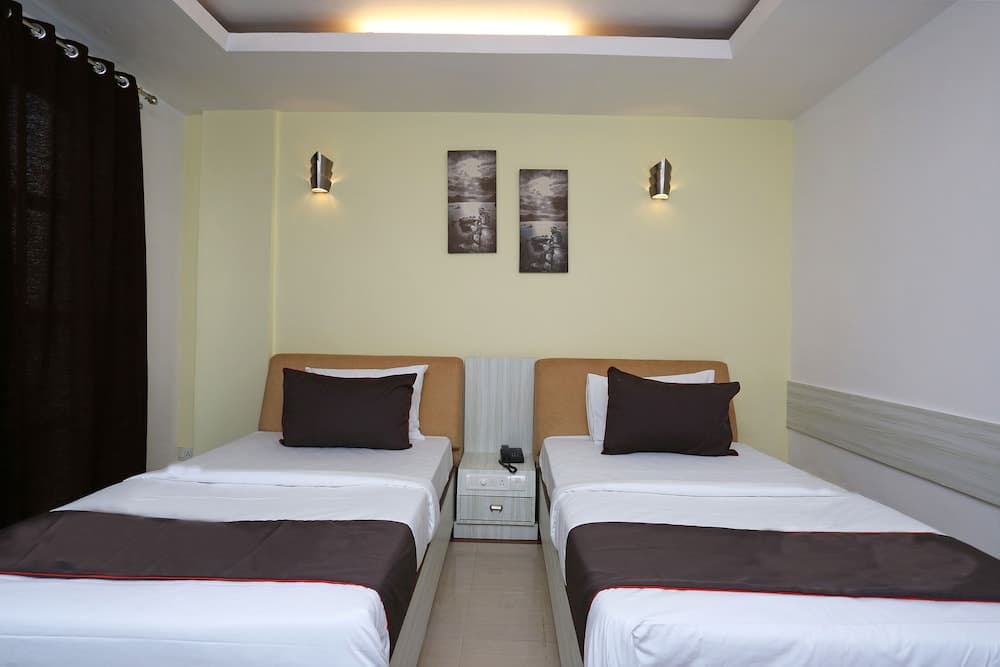 Collection O 186 Hotel Triple C