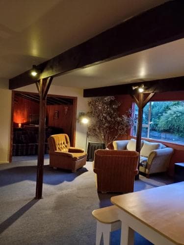 Howards Mountain Lodge