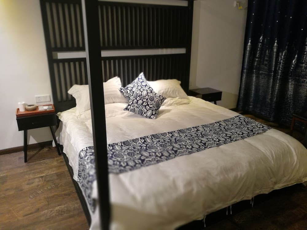Wuzhen Shingle Hotel