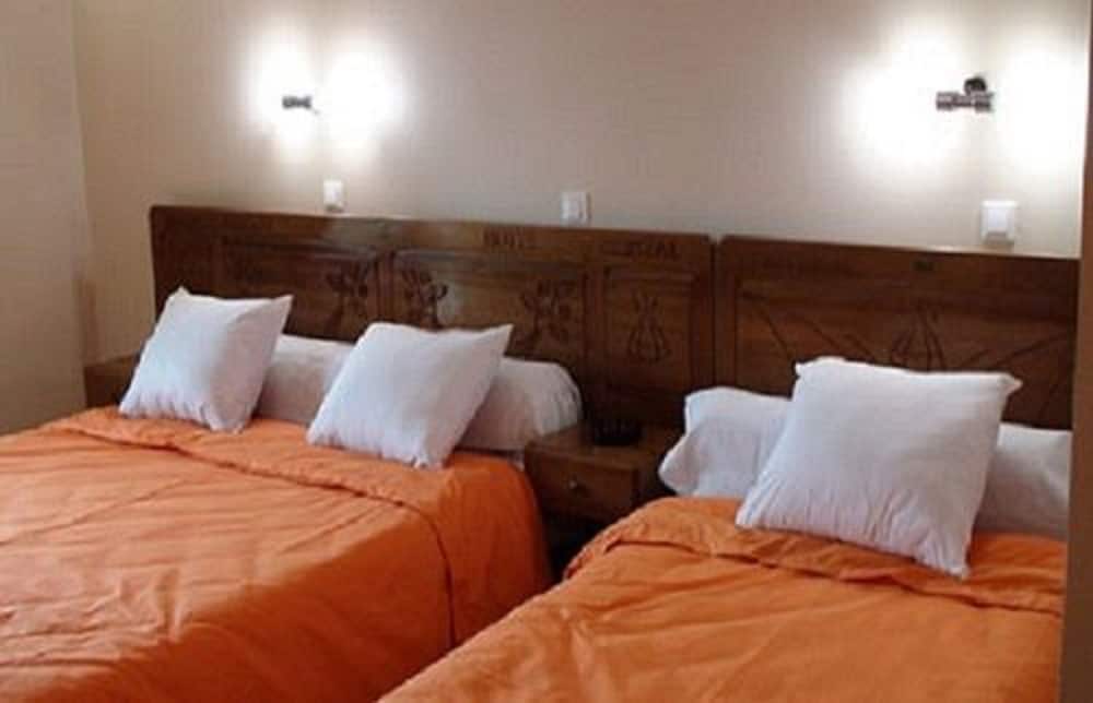 Oasis Hotel