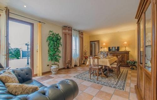 Villa Antique