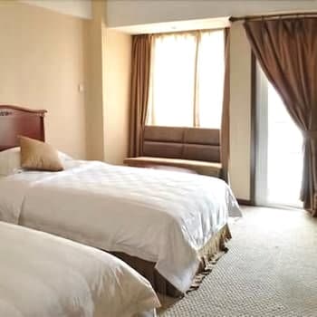 Longwan Holiday Hotel