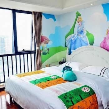 Yicheng Theme Hotel