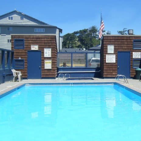 Cozy Cove Beachfront Resort Inn