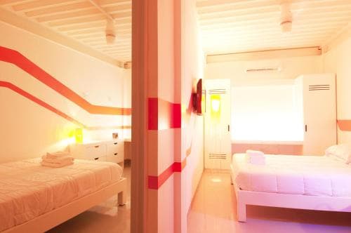 Wave Hotel & Cafe