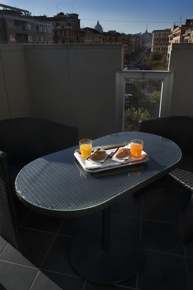Twentyone Hotel