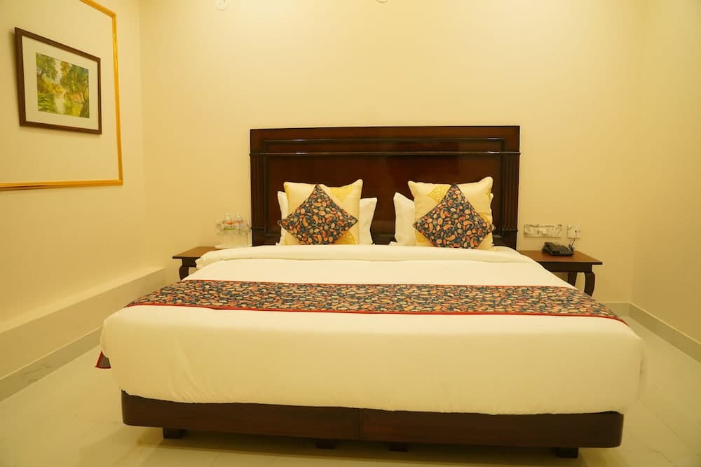 White Maple Hotel