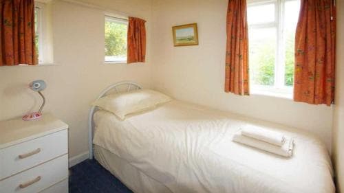Eryl cottage in Rowen