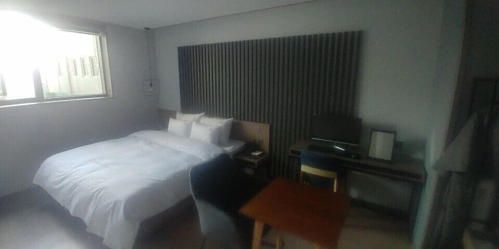 Central Hotel