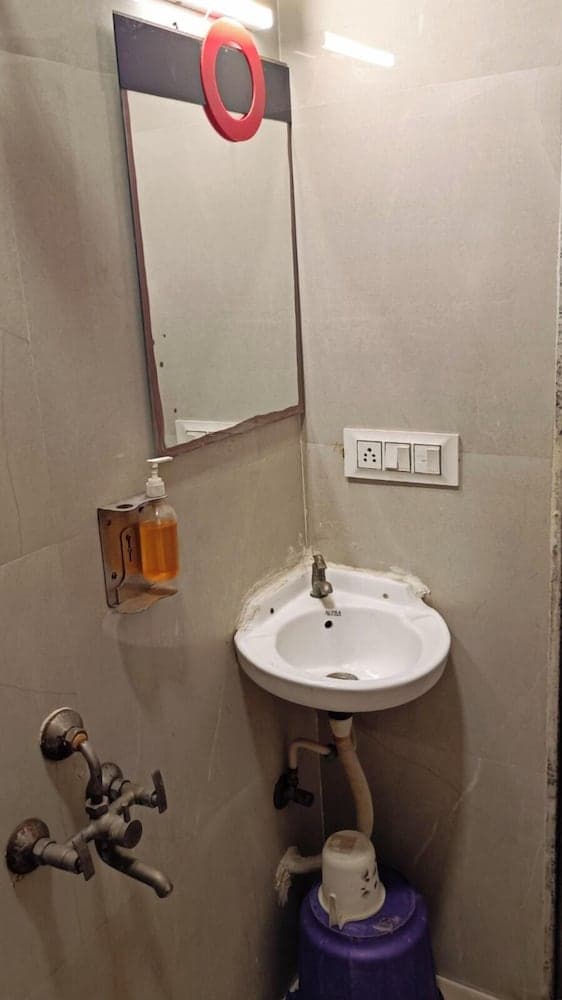 Hotel Gokul Solitaire Surat