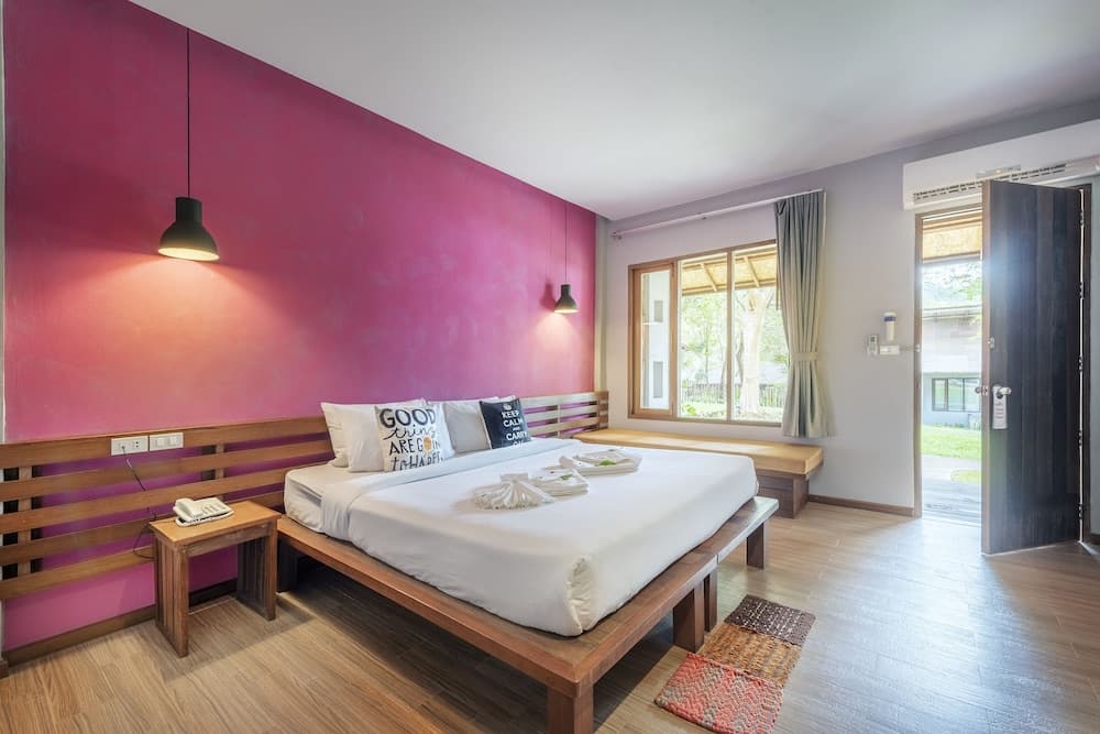 Bar and Bed