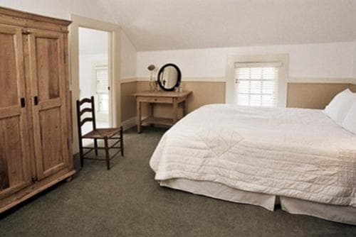 Valley Ford Hotel