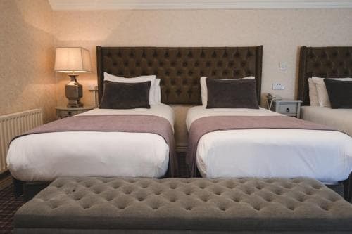 Dooly s Hotel