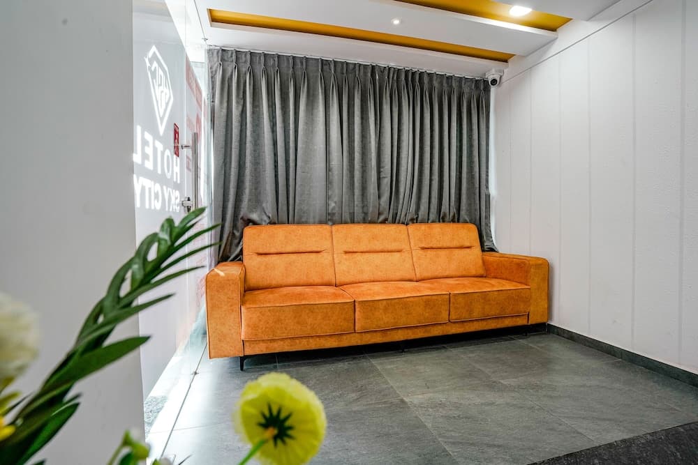 Fabhotel Sky City