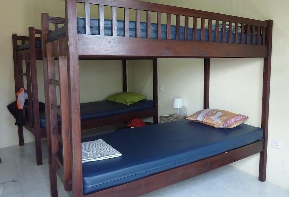 Surfers Dorm House