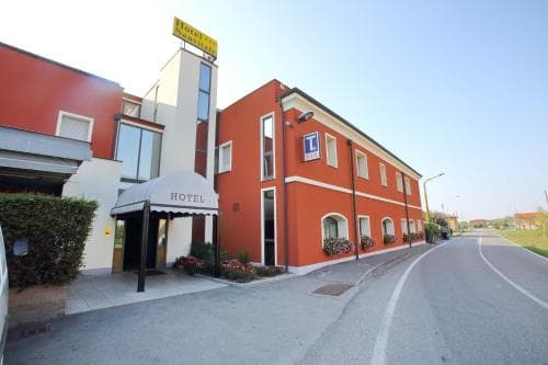 Hotel Sanvitale