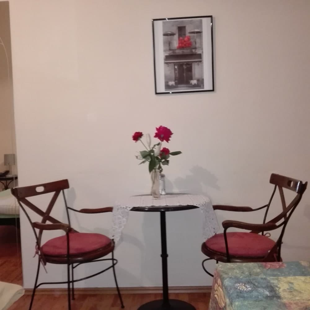 aCasa Bed & Breakfast