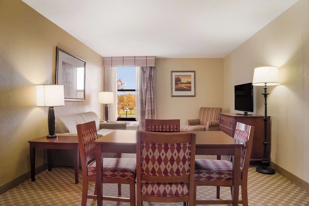 Quality Inn & Suites