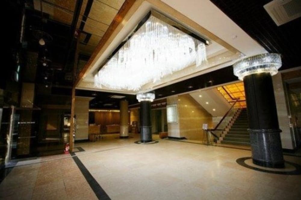 Hotel The Base