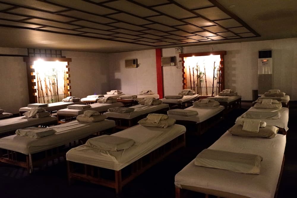 Holiday Spa Hotel