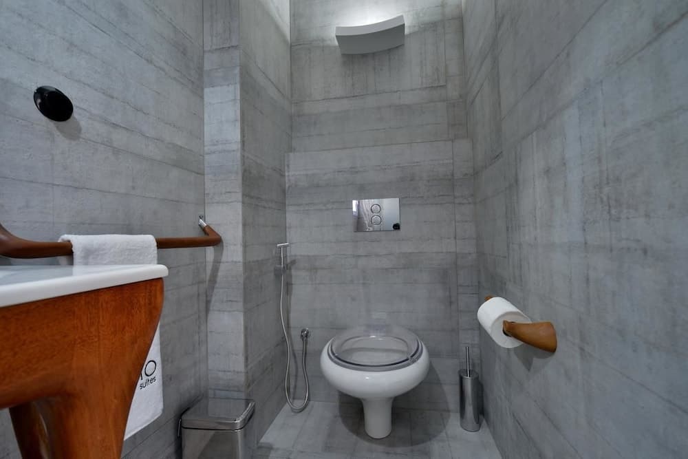 Amo Suites & Spa