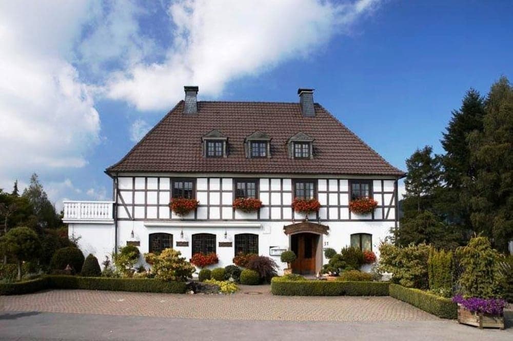 Meschede Tiptop Landhotel HÜtter