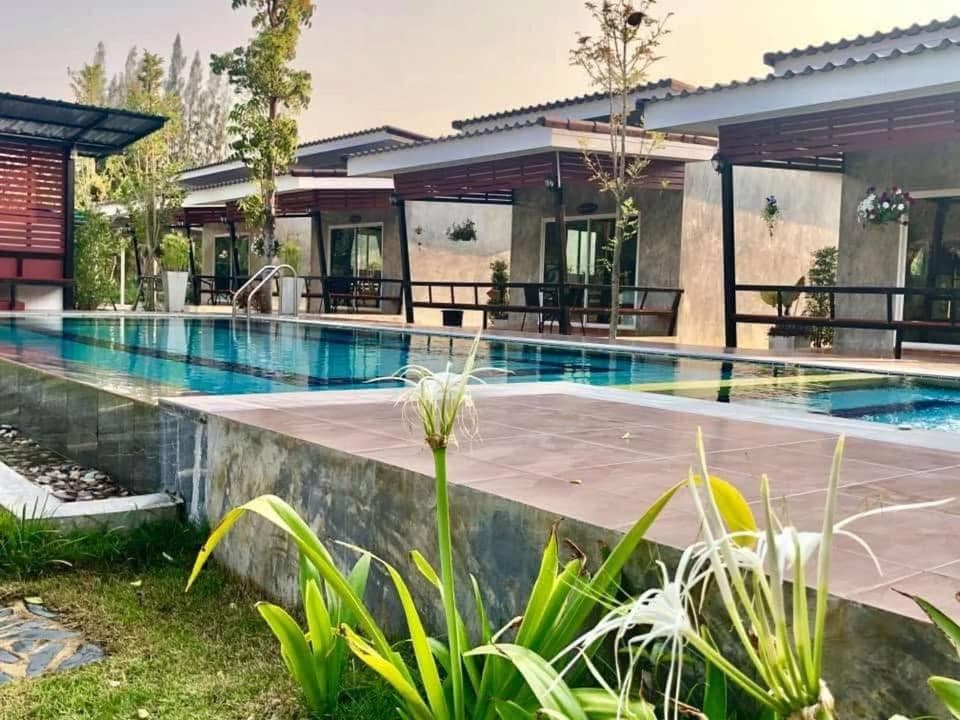 บ้านไร่แสงเดือน รีสอร์ท