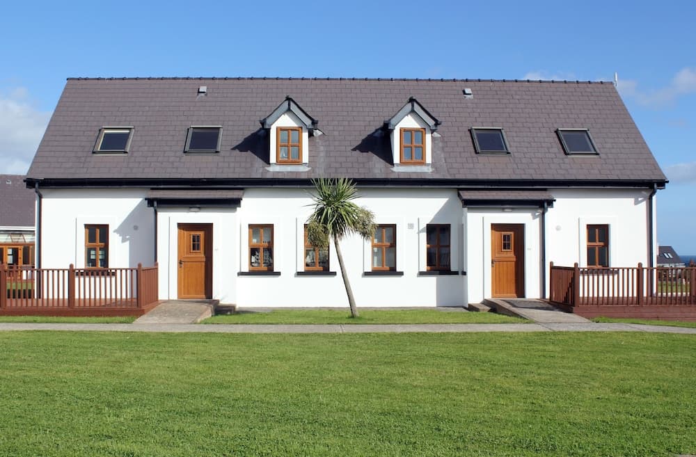 Hookless Holiday Homes