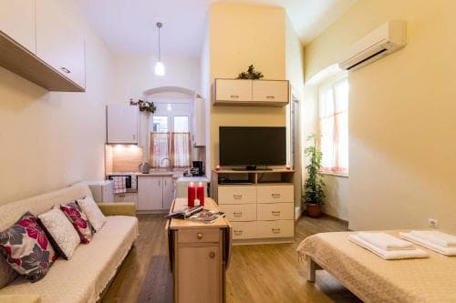Kantouni Bizi Myranthis Apartment