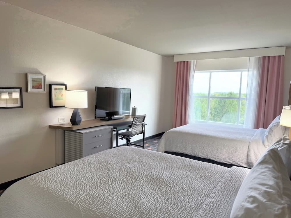 Holiday Inn & Suites - Fayetteville W-Fort Bragg Area by IHG