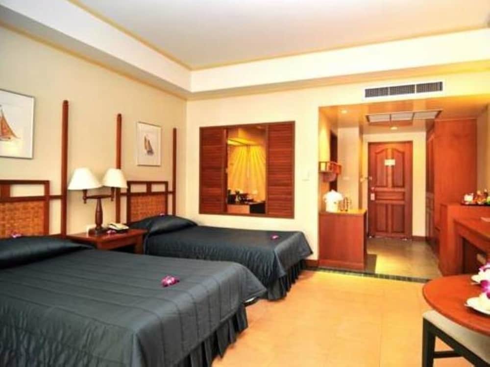 Karon Princess Hotel