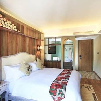 Mailang Theme Hostel