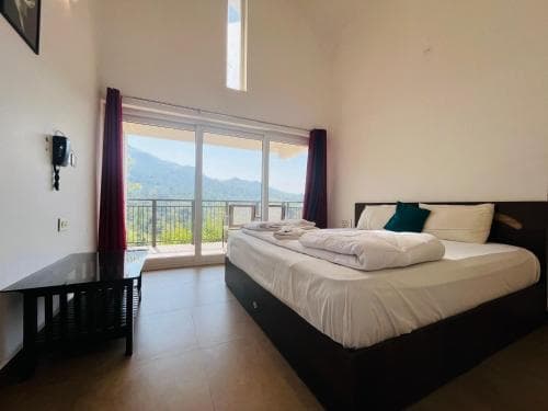 Dazzle Villa Resort