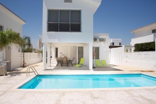 Colonial Beach Villa